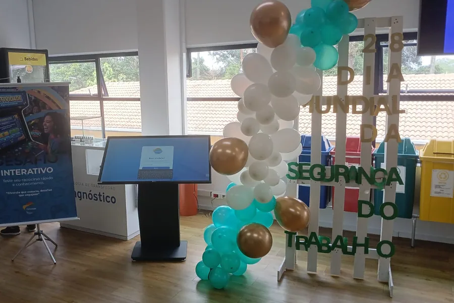 Totem Multijogos — experiência Catividade